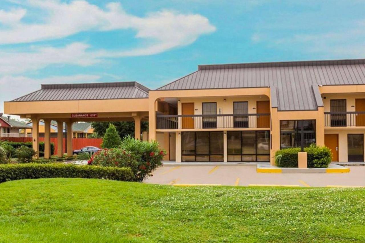 Oyo Hotel Baton Rouge Mid City Экстерьер фото