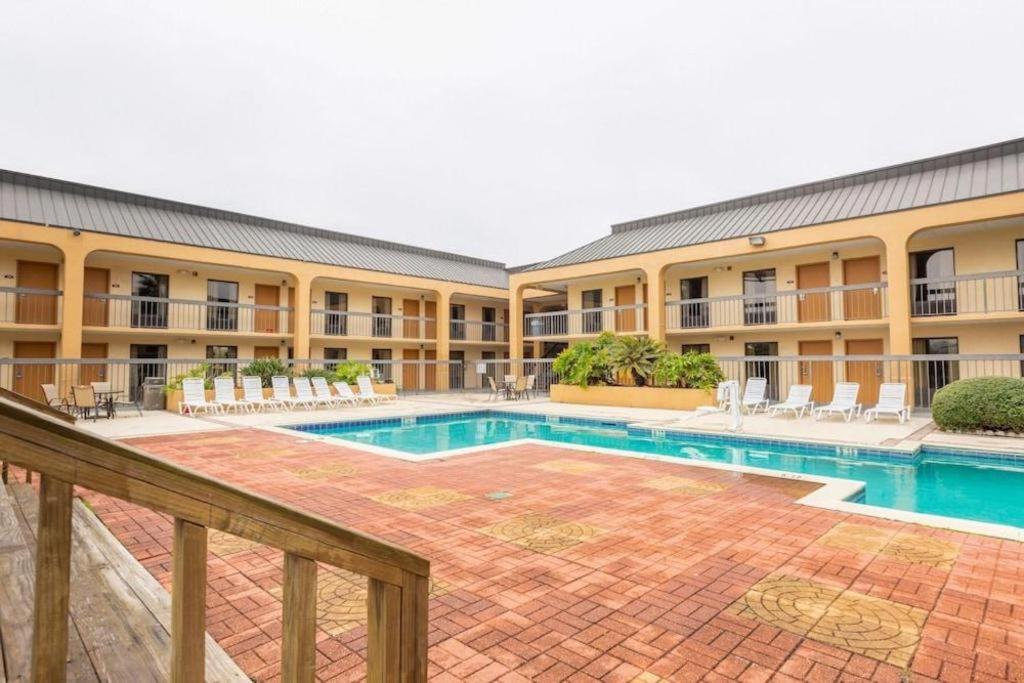 Oyo Hotel Baton Rouge Mid City Экстерьер фото