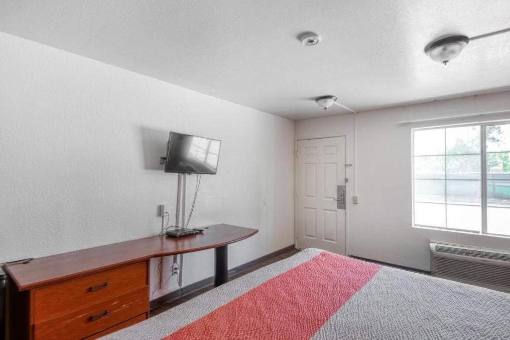 Oyo Hotel Baton Rouge Mid City Экстерьер фото