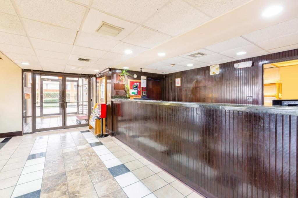 Oyo Hotel Baton Rouge Mid City Экстерьер фото