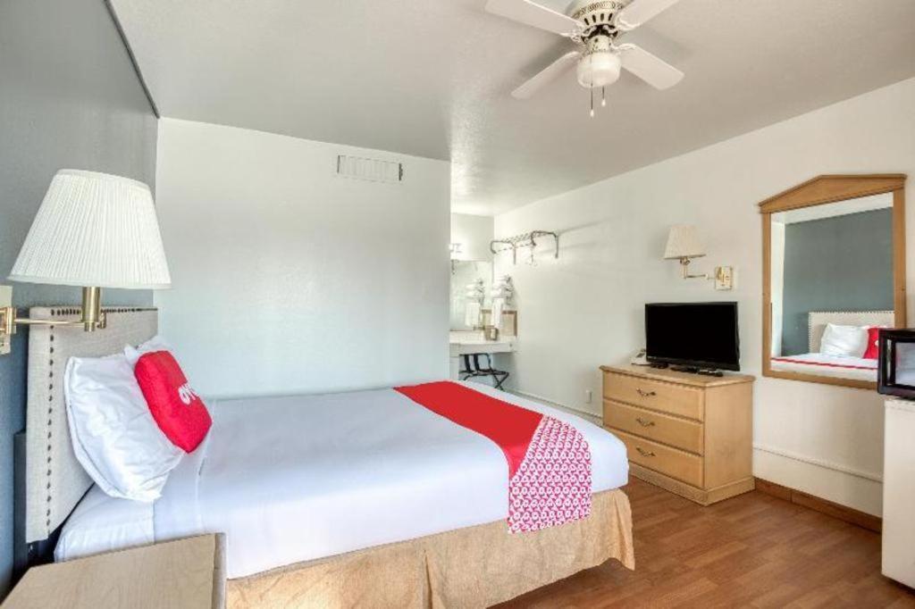 Oyo Hotel Baton Rouge Mid City Экстерьер фото