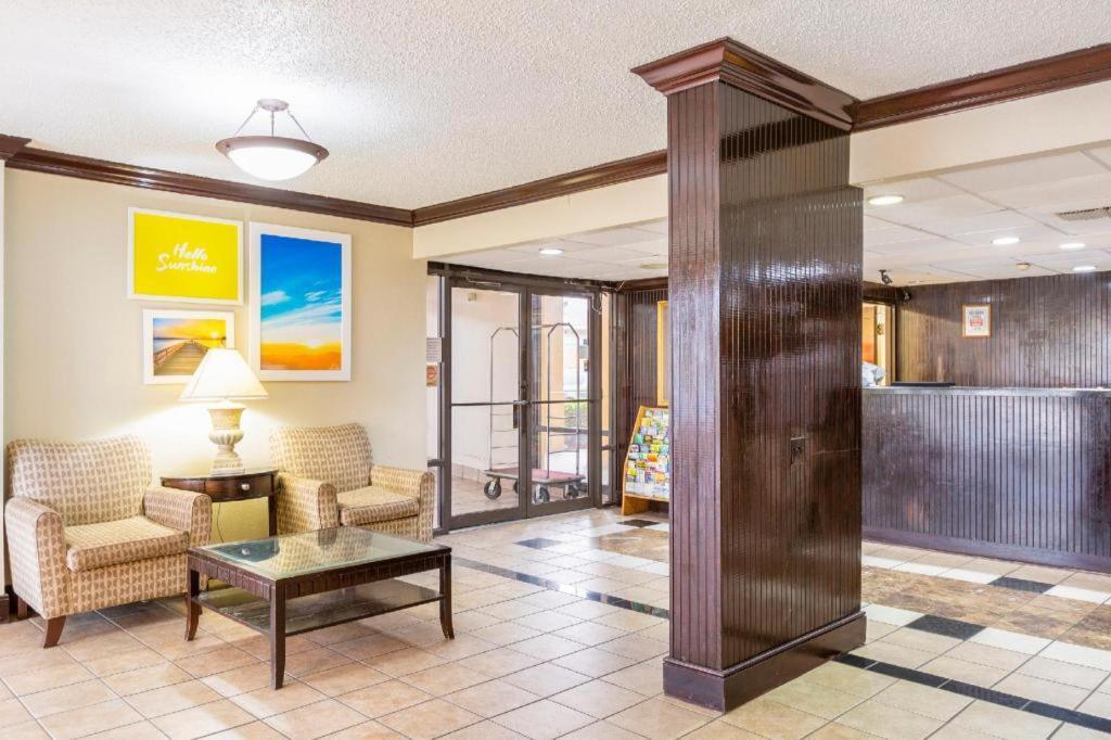 Oyo Hotel Baton Rouge Mid City Экстерьер фото